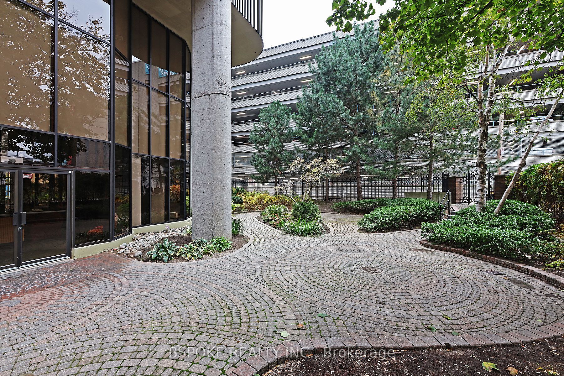 40 Rosehill Avenue, #701