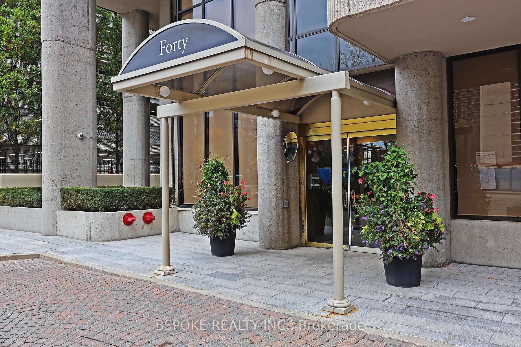 40 Rosehill Avenue, #701