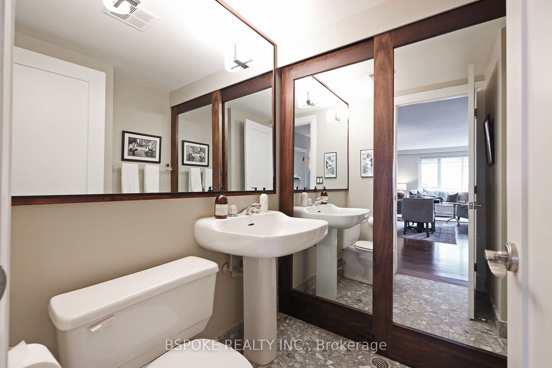 40 Rosehill Avenue, #701