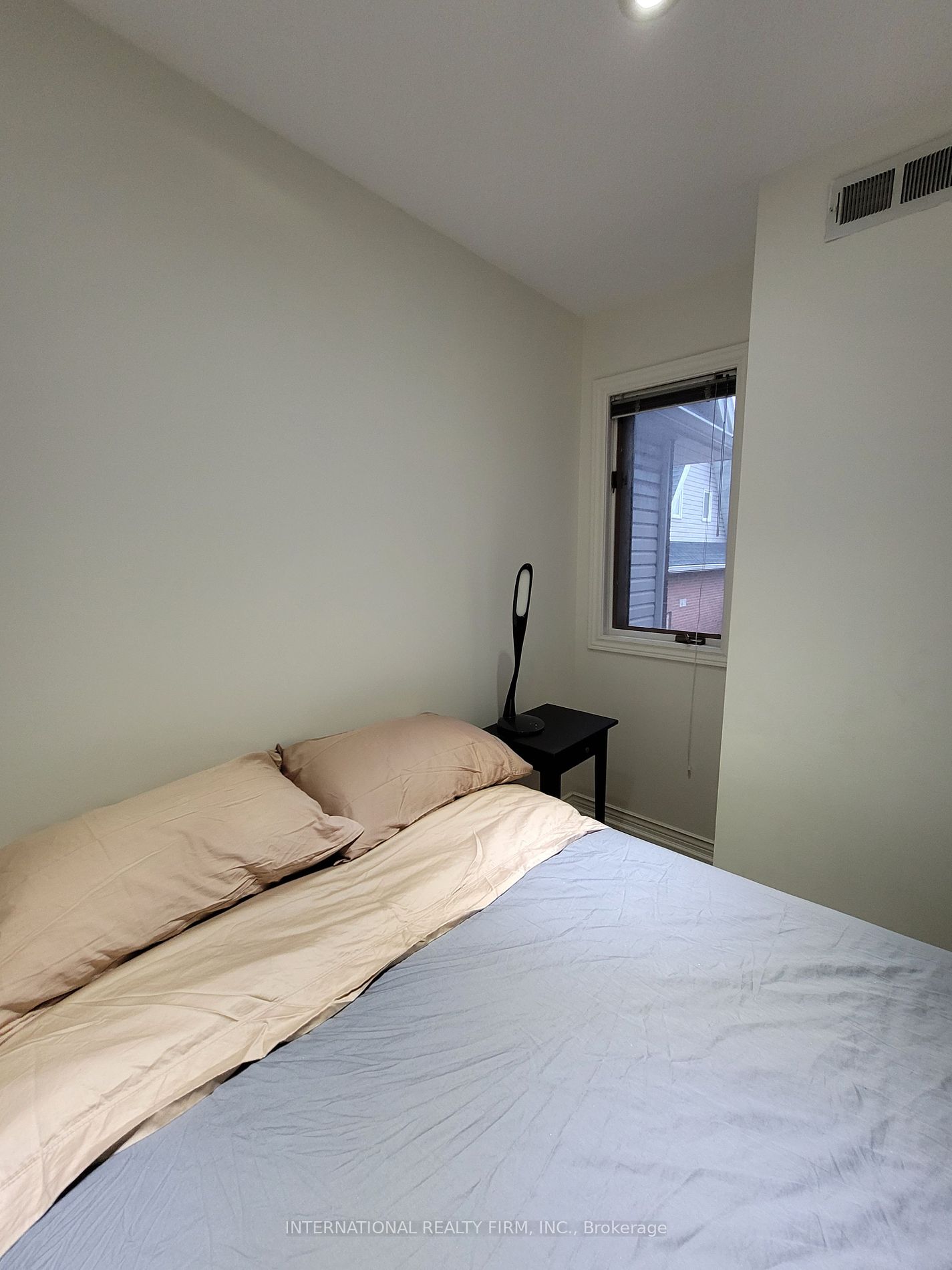217 St George St, #6