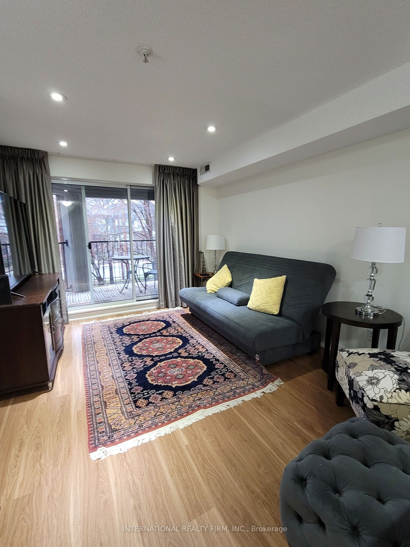 217 St George St, #6