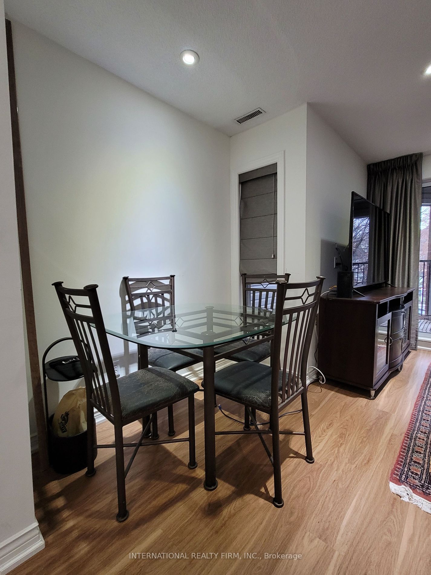 217 St George St, #6