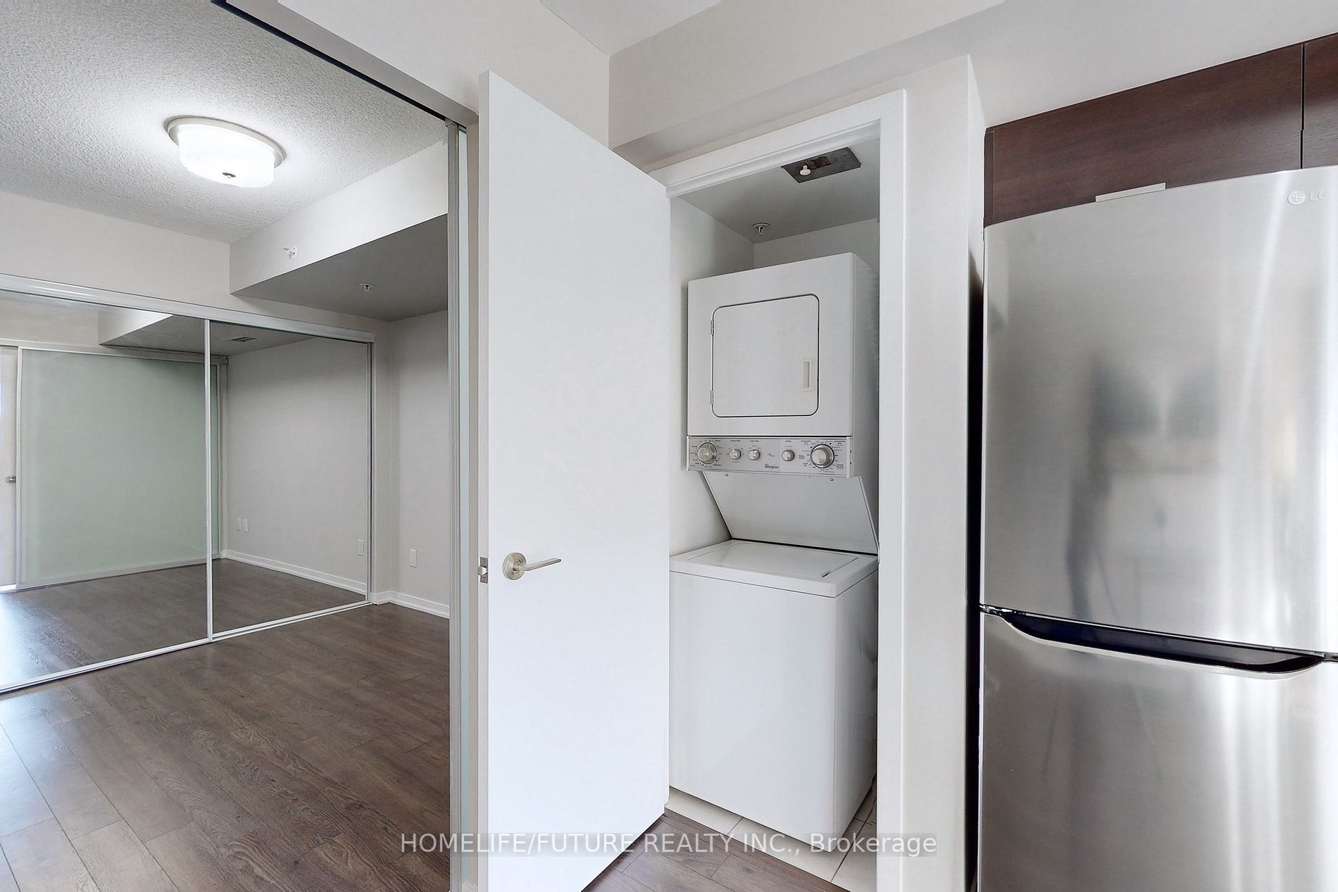 68 Abell St, #716