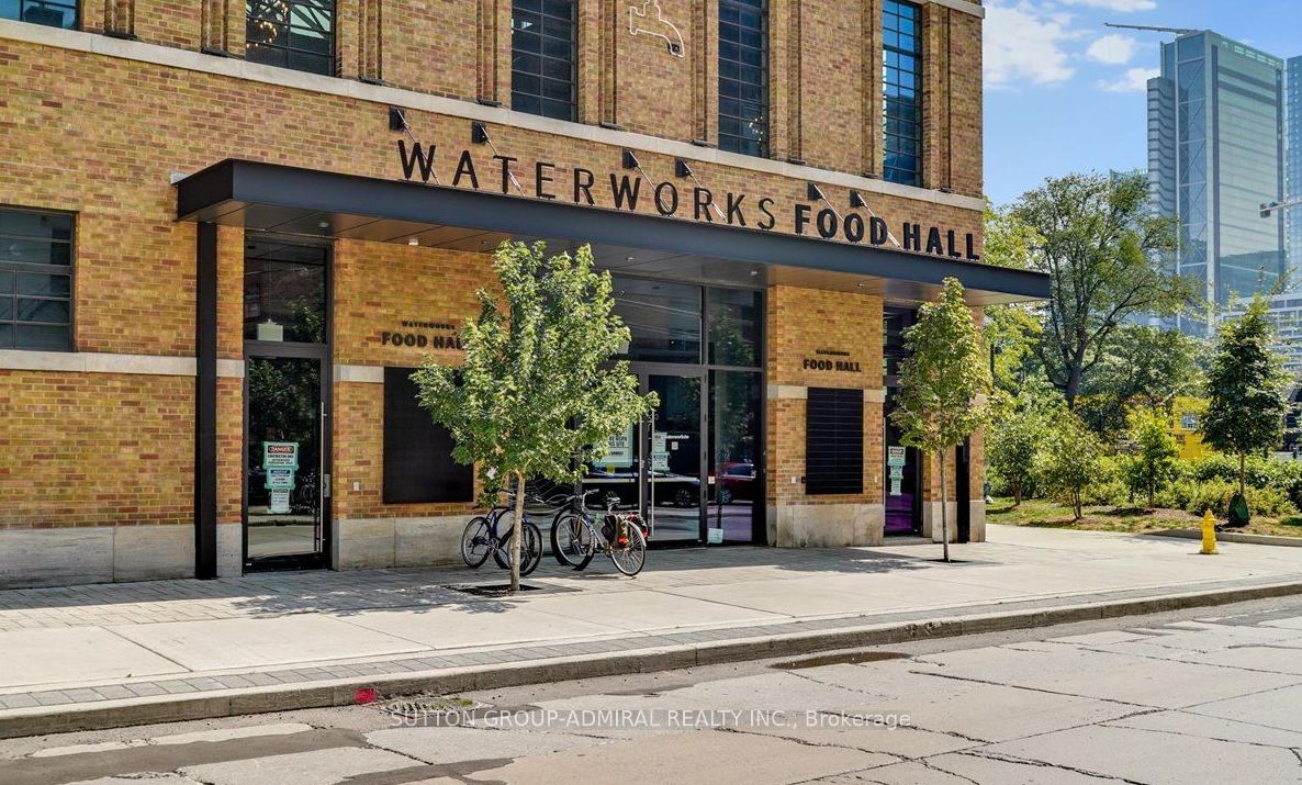 505 Richmond Street W, #828