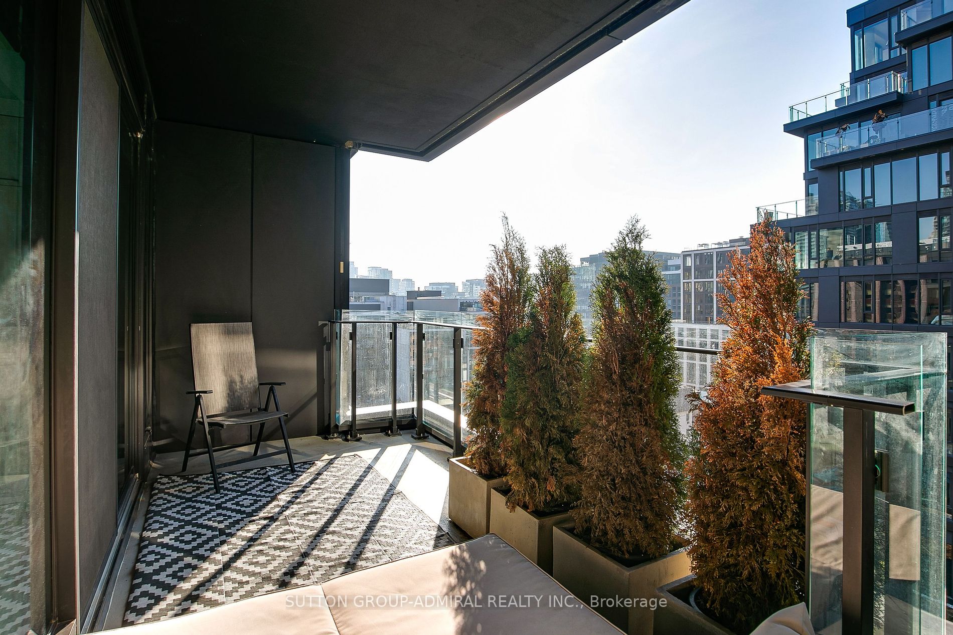 505 Richmond Street W, #828