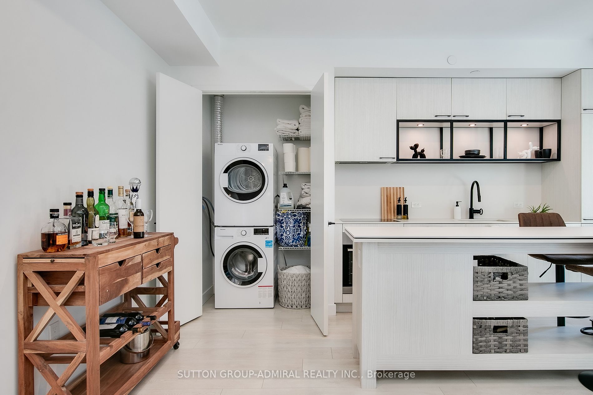 505 Richmond Street W, #828