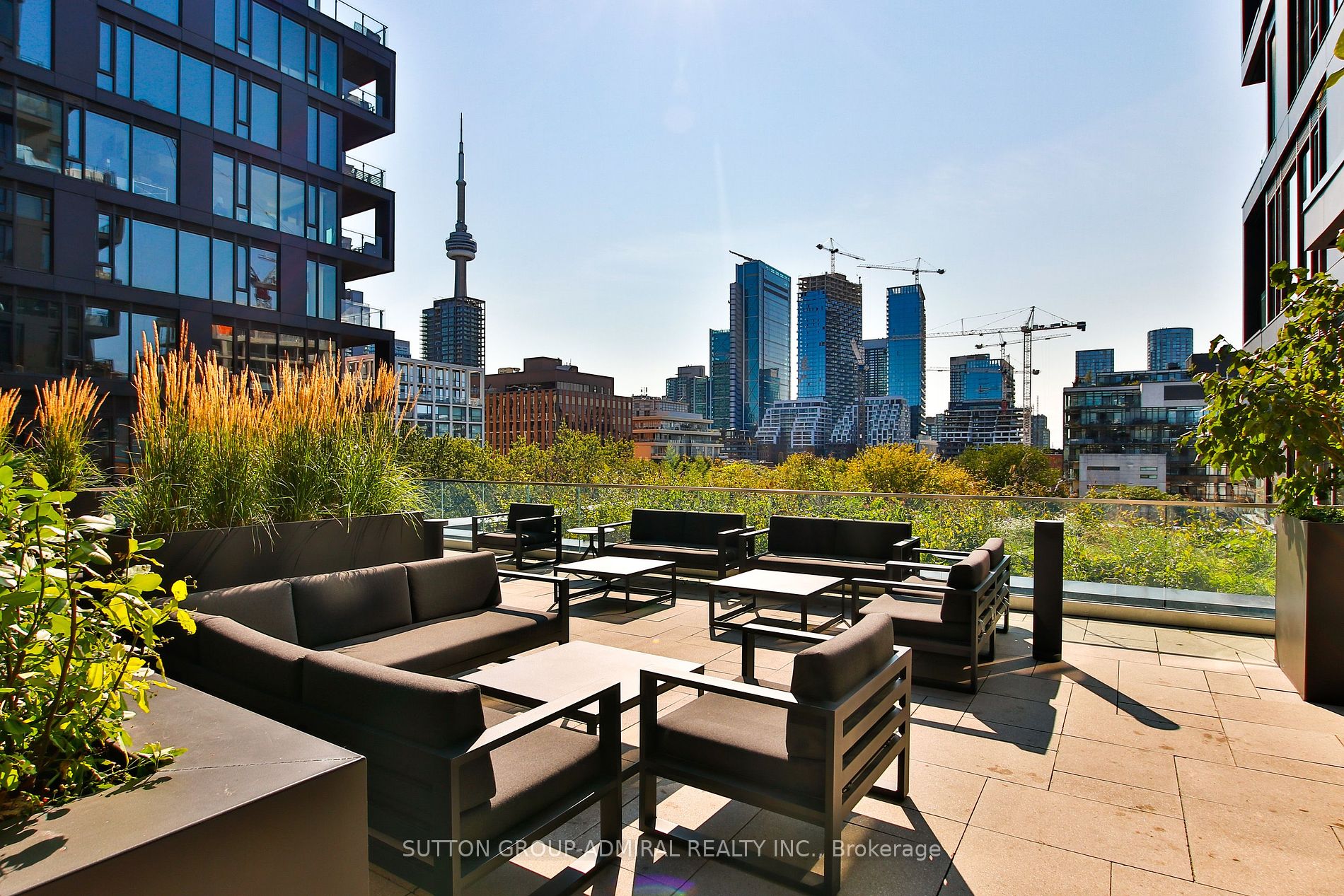 505 Richmond Street W, #828