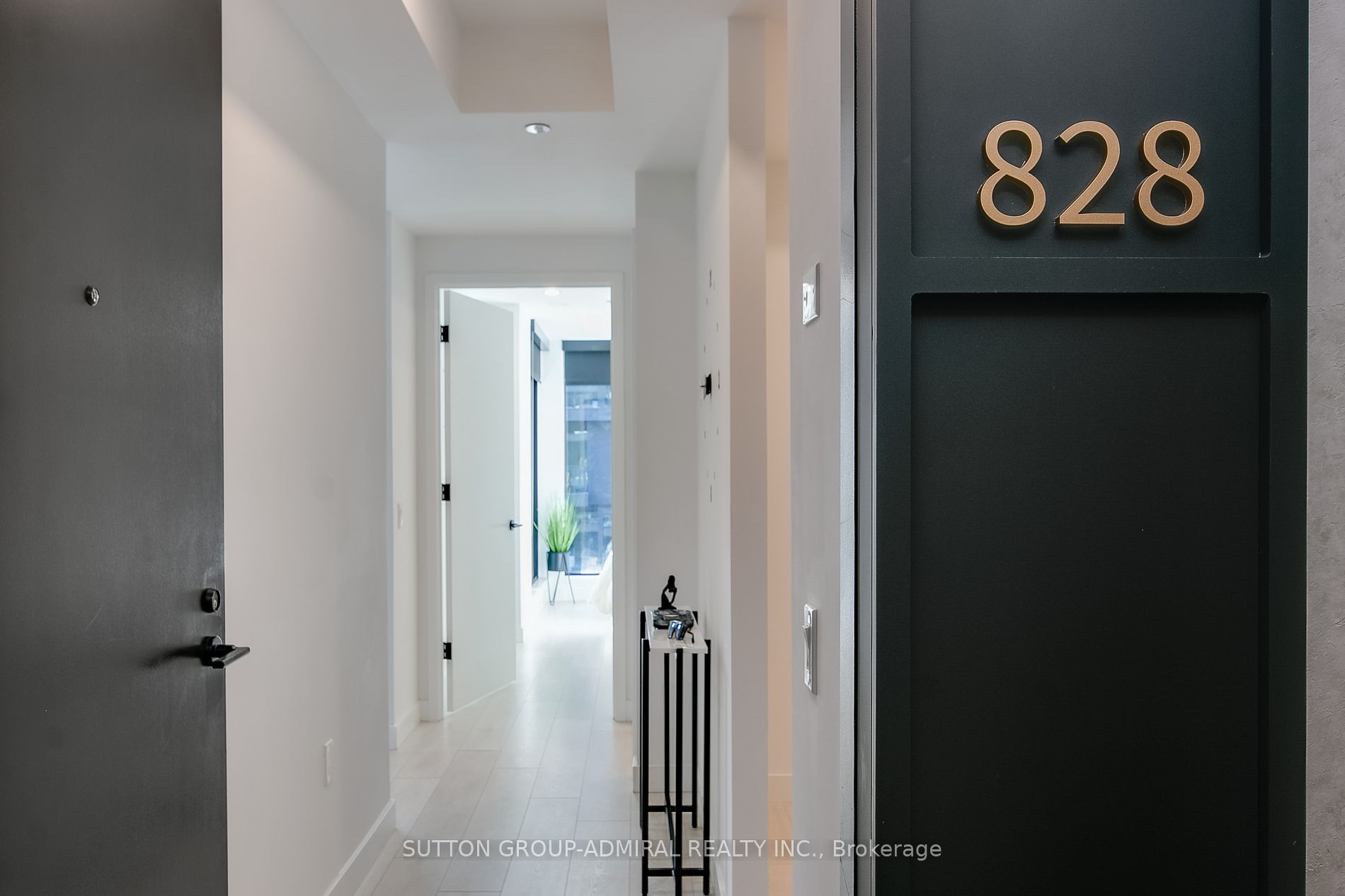 505 Richmond Street W, #828