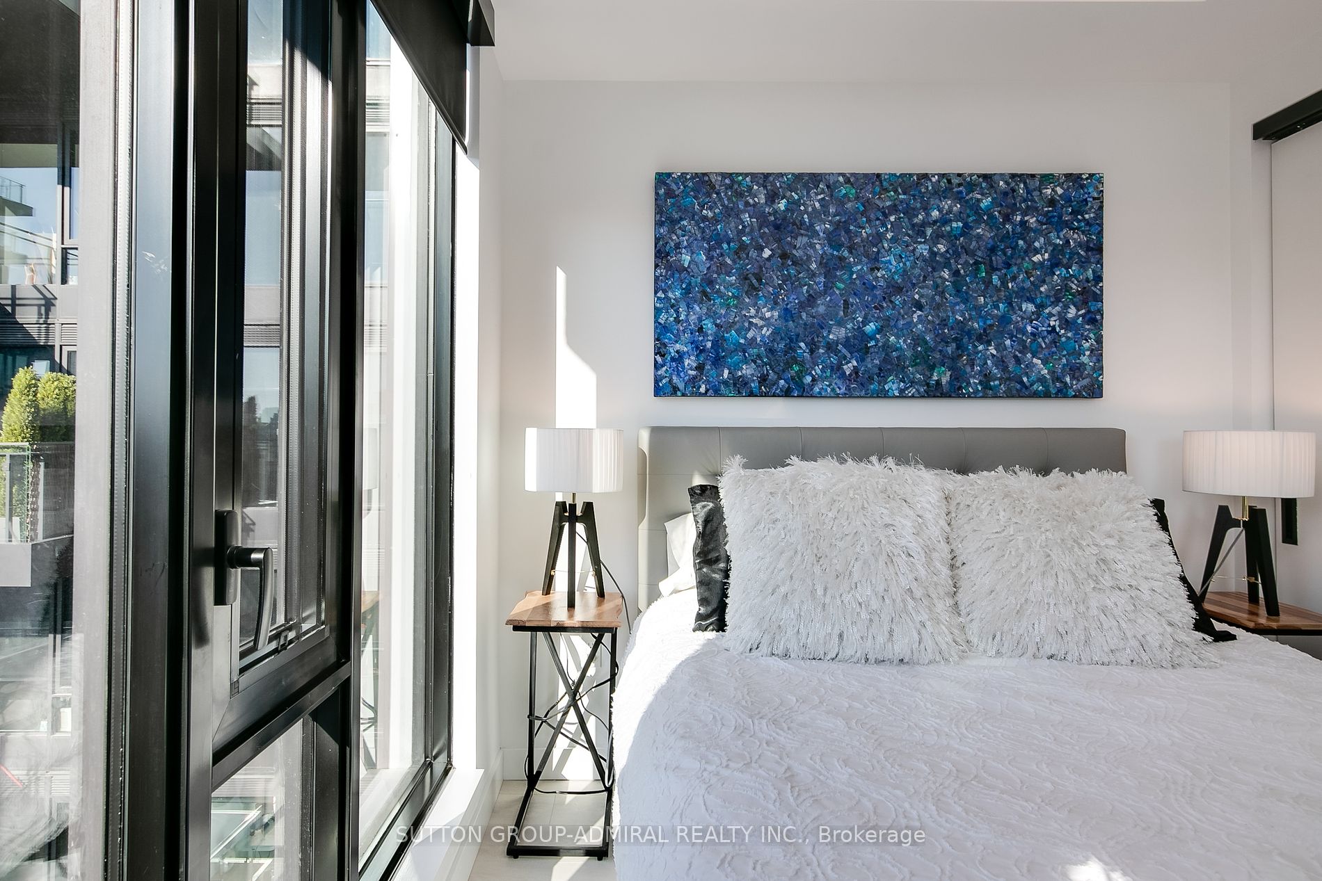 505 Richmond Street W, #828