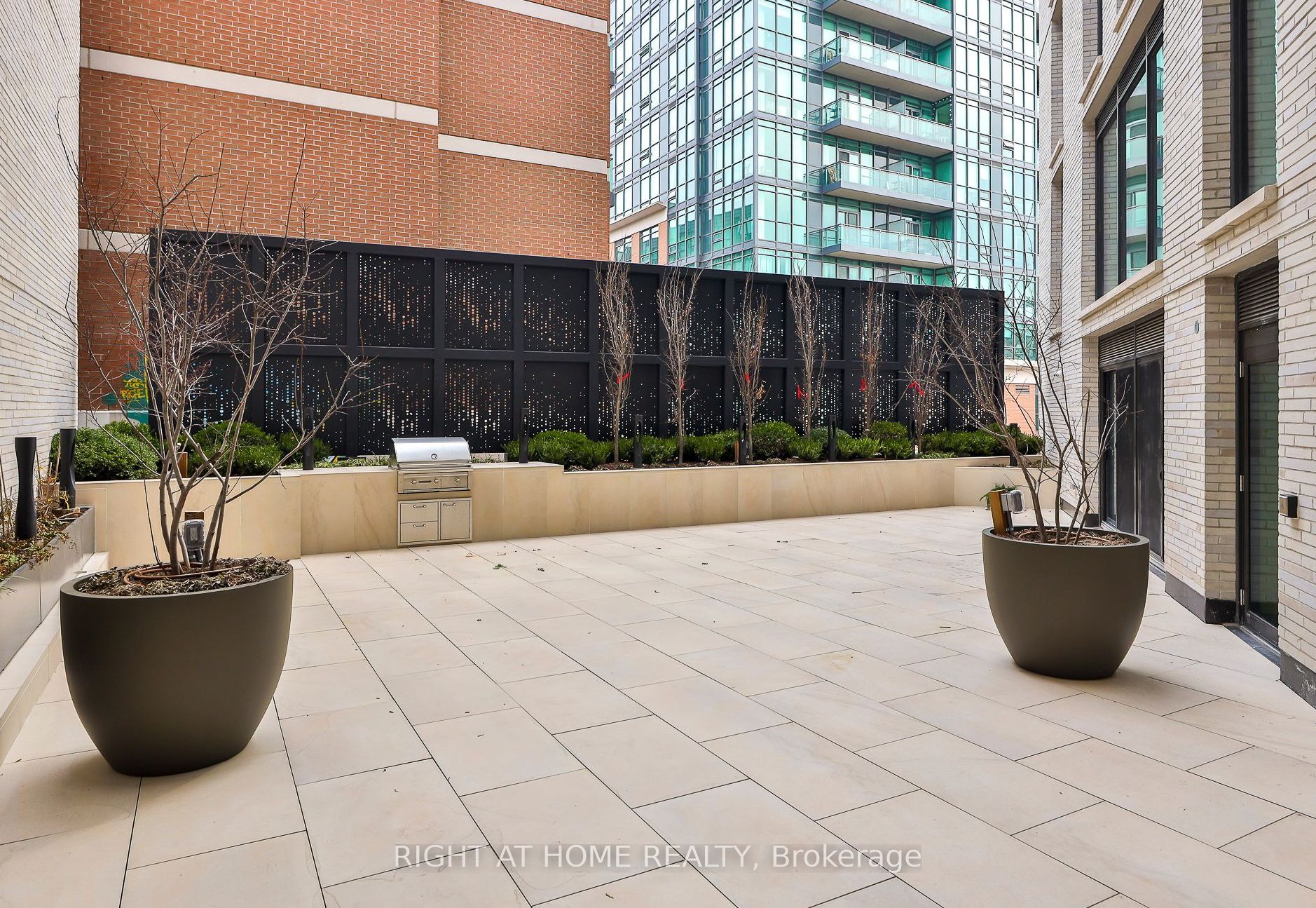 200 Sudbury St, #802