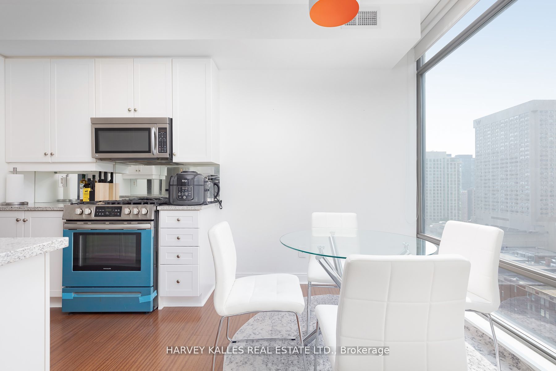 18 Yorkville Ave, #2403