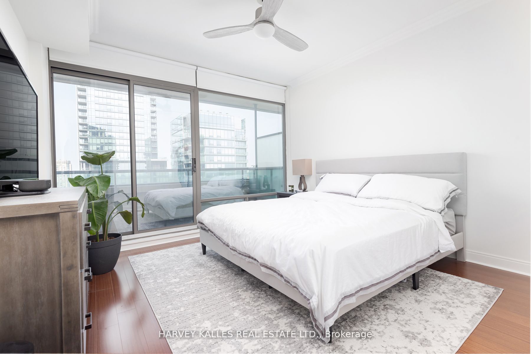 18 Yorkville Ave, #2403