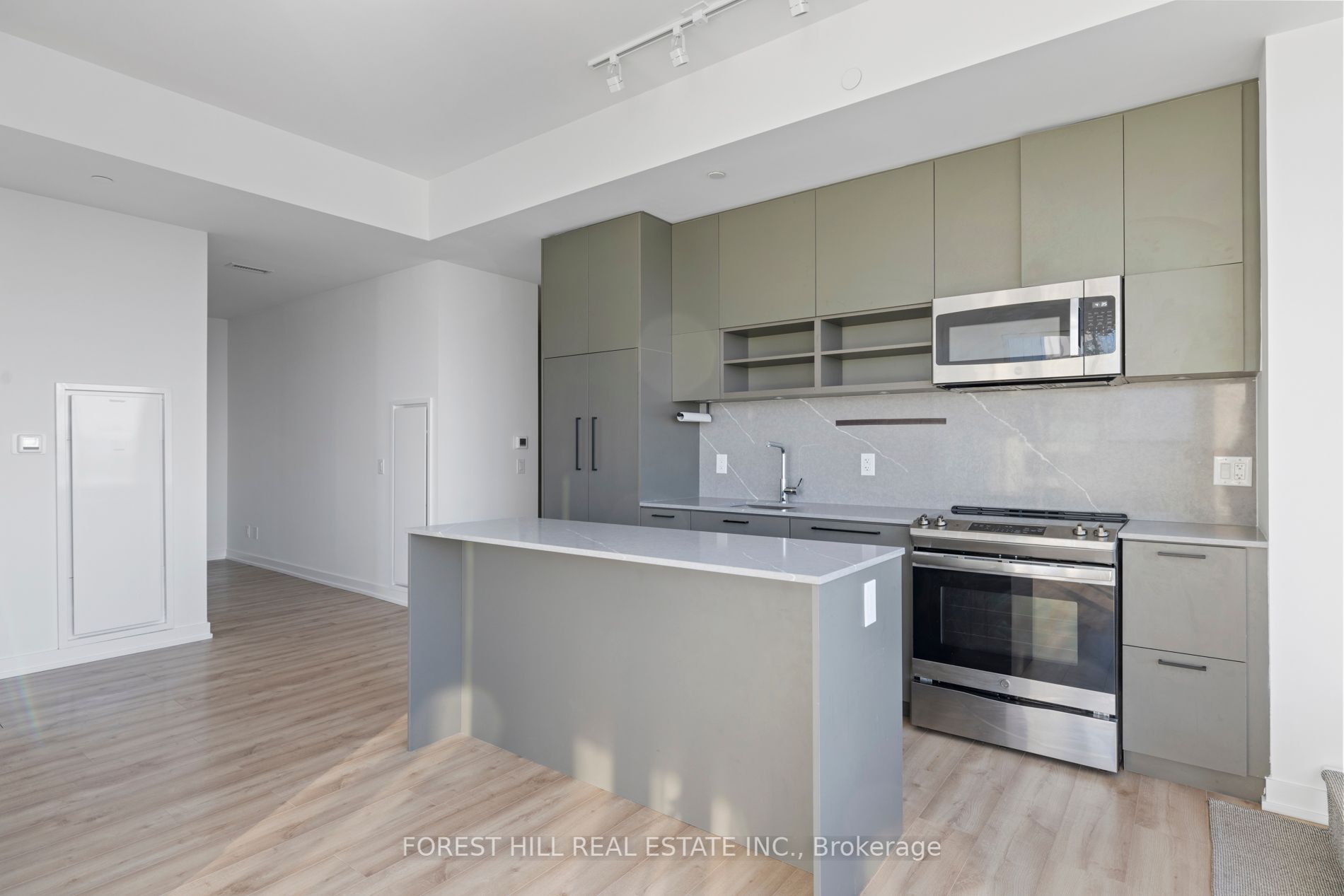135 East Liberty St, #Ph 3