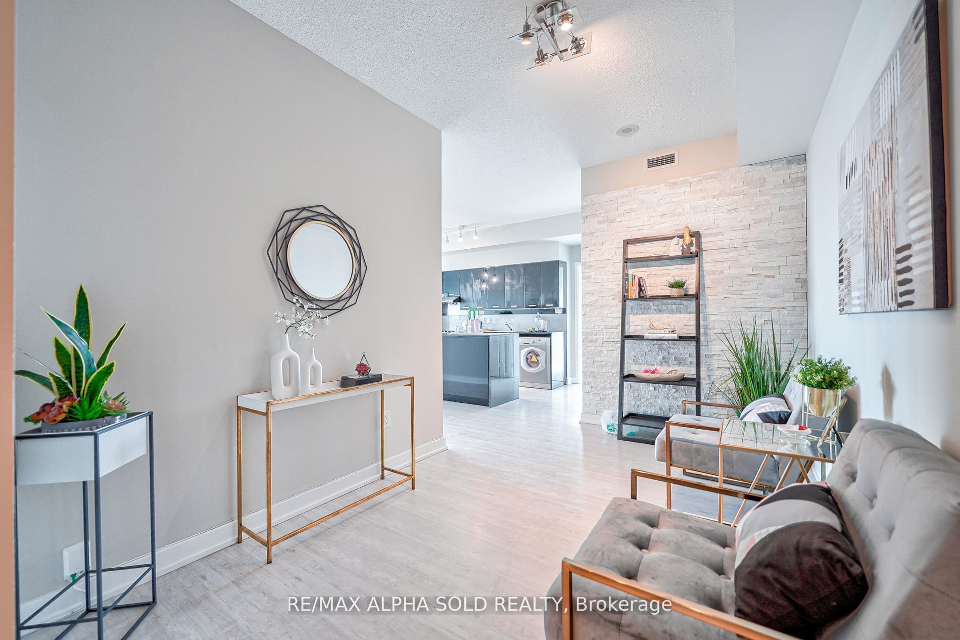 33 Singer Court, #3111