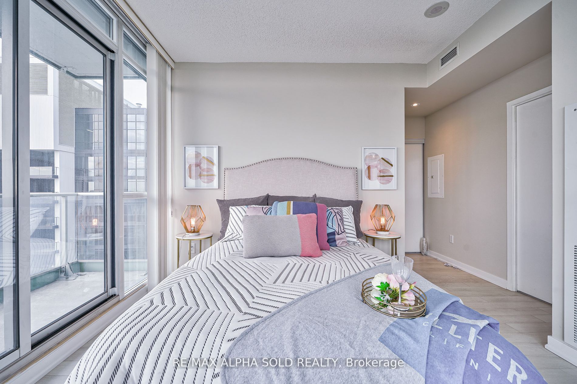33 Singer Court, #3111