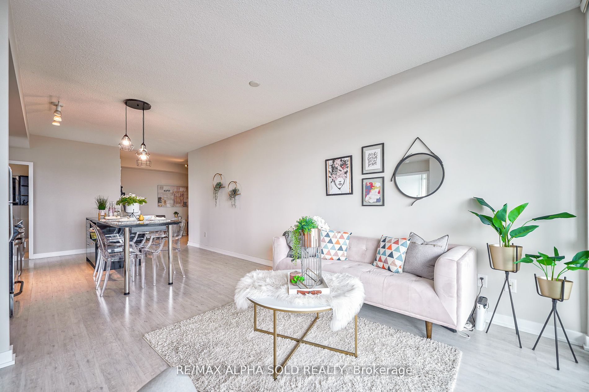 33 Singer Court, #3111