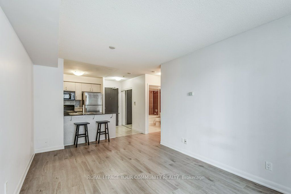 5793 Yonge St, #211