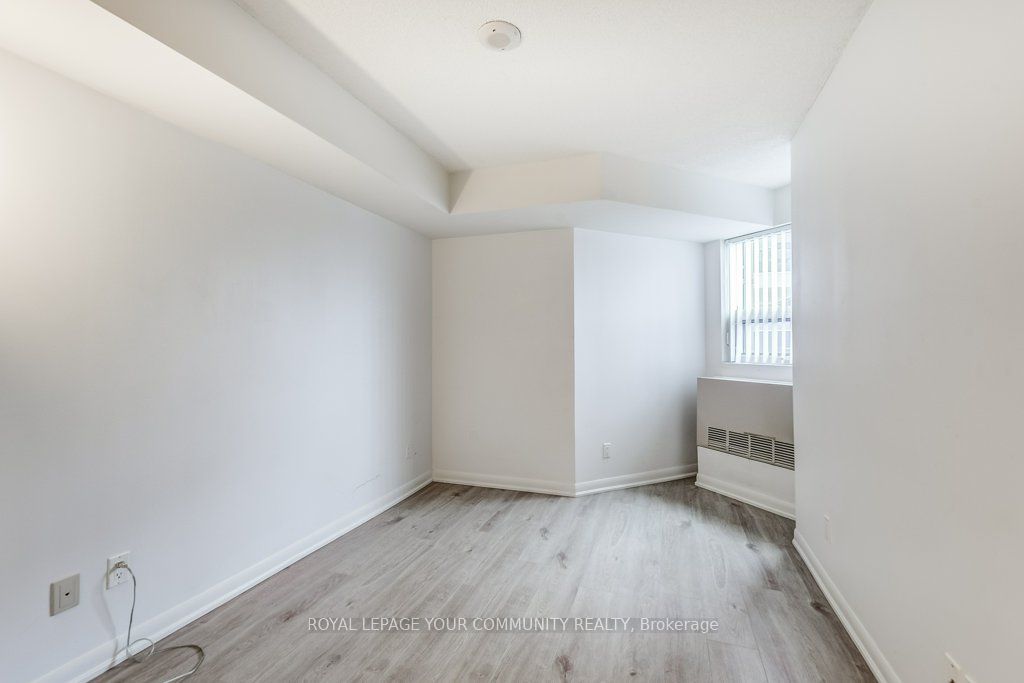 5793 Yonge St, #211