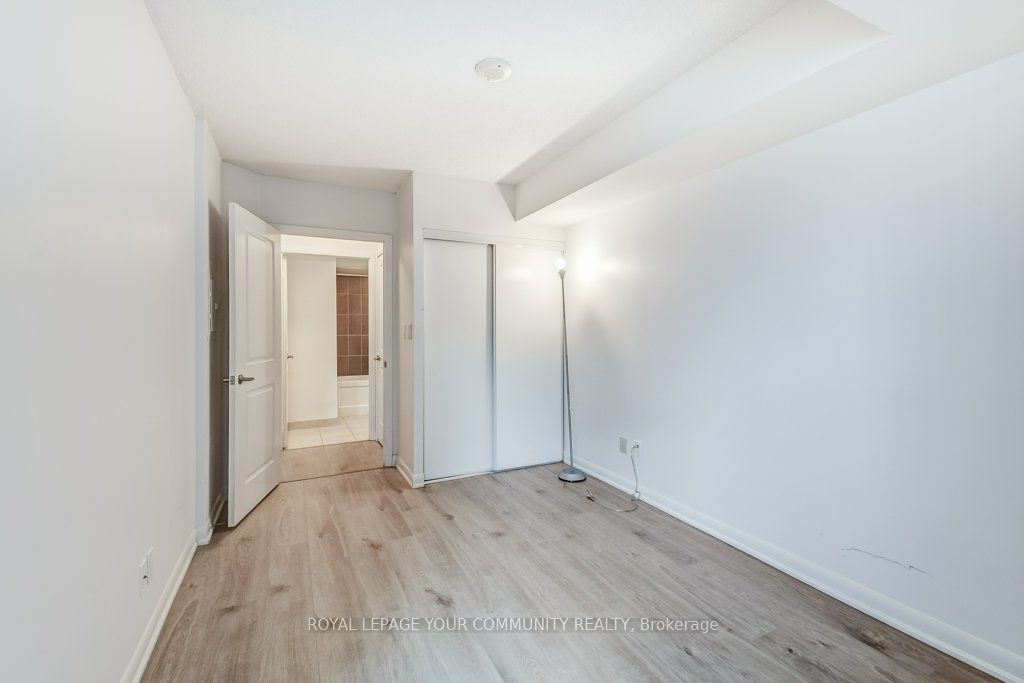 5793 Yonge St, #211