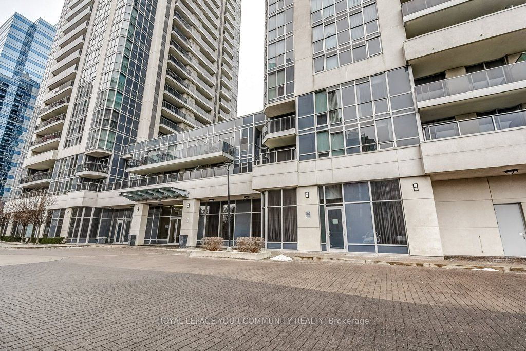 5793 Yonge St, #211