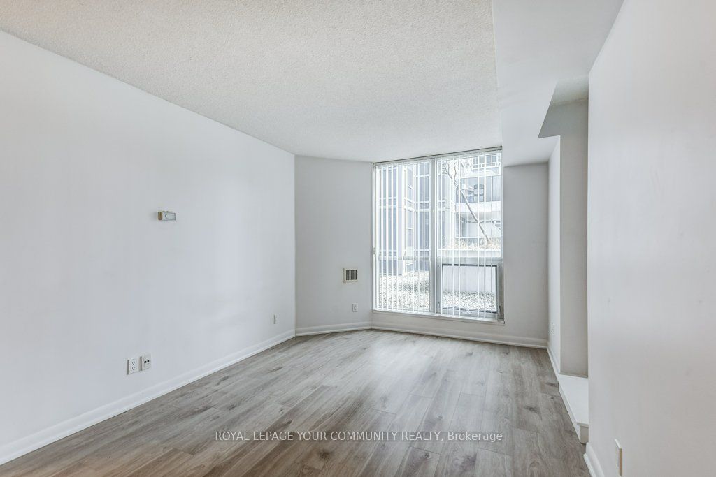 5793 Yonge St, #211