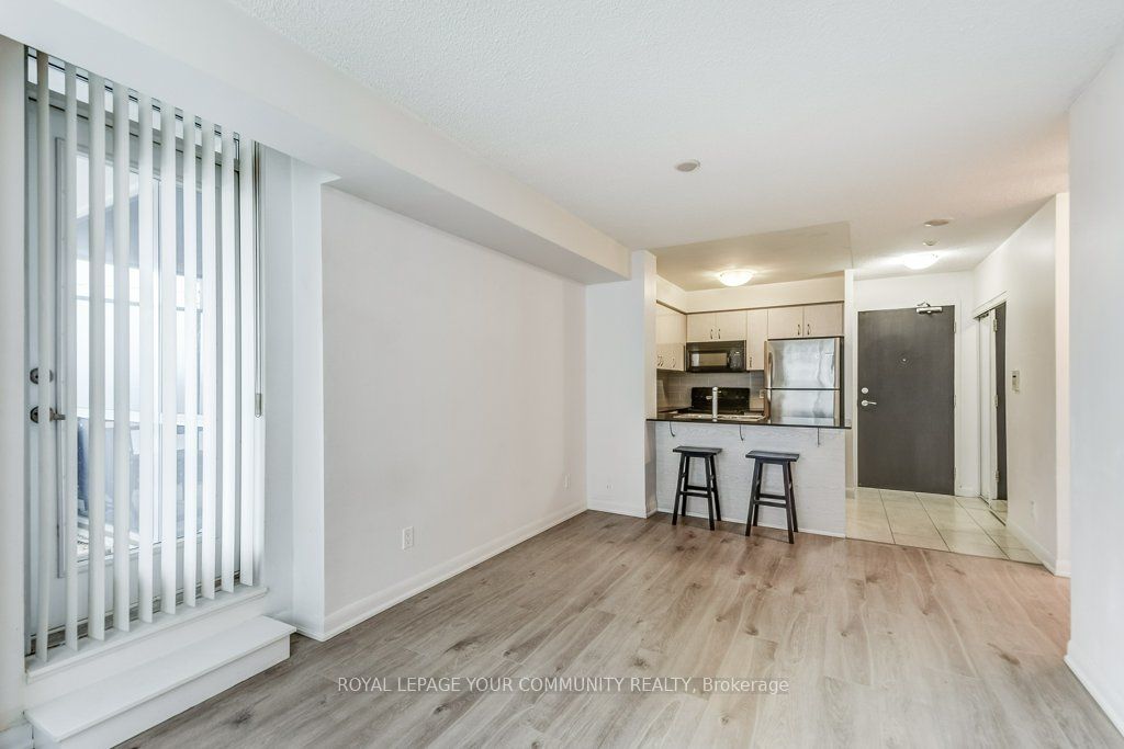 5793 Yonge St, #211