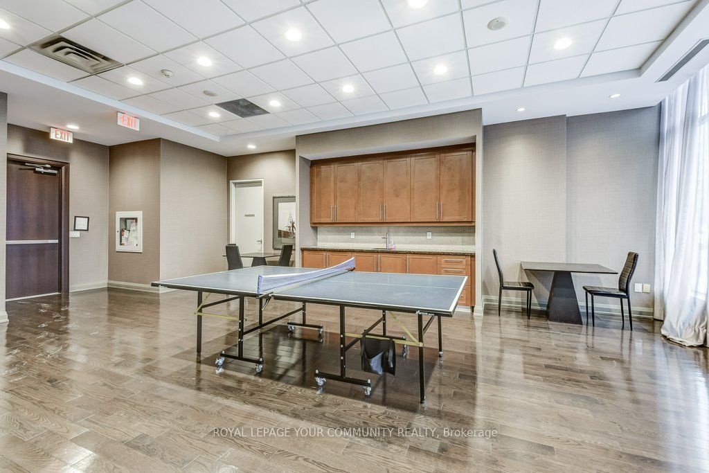 5793 Yonge St, #211