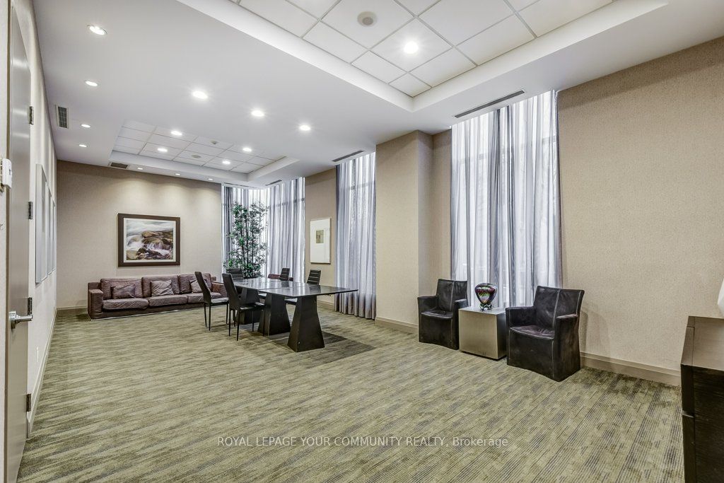 5793 Yonge St, #211