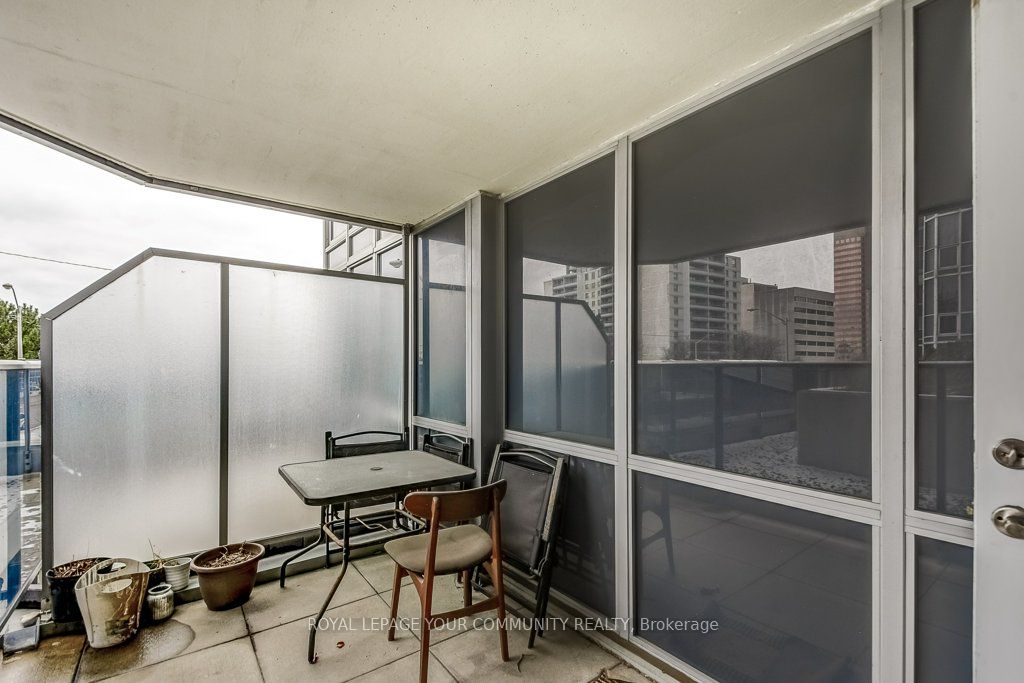 5793 Yonge St, #211