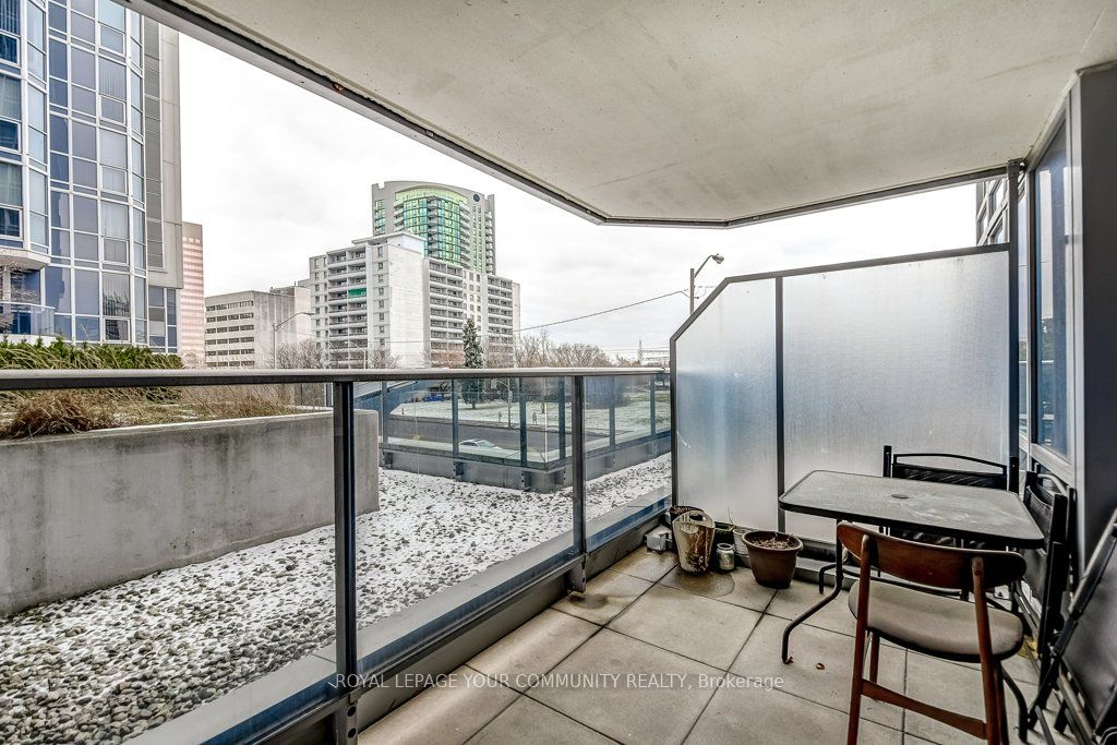 5793 Yonge St, #211