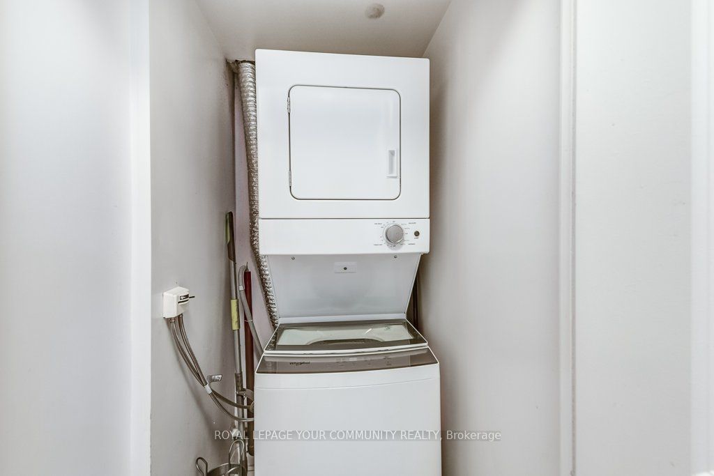 5793 Yonge St, #211