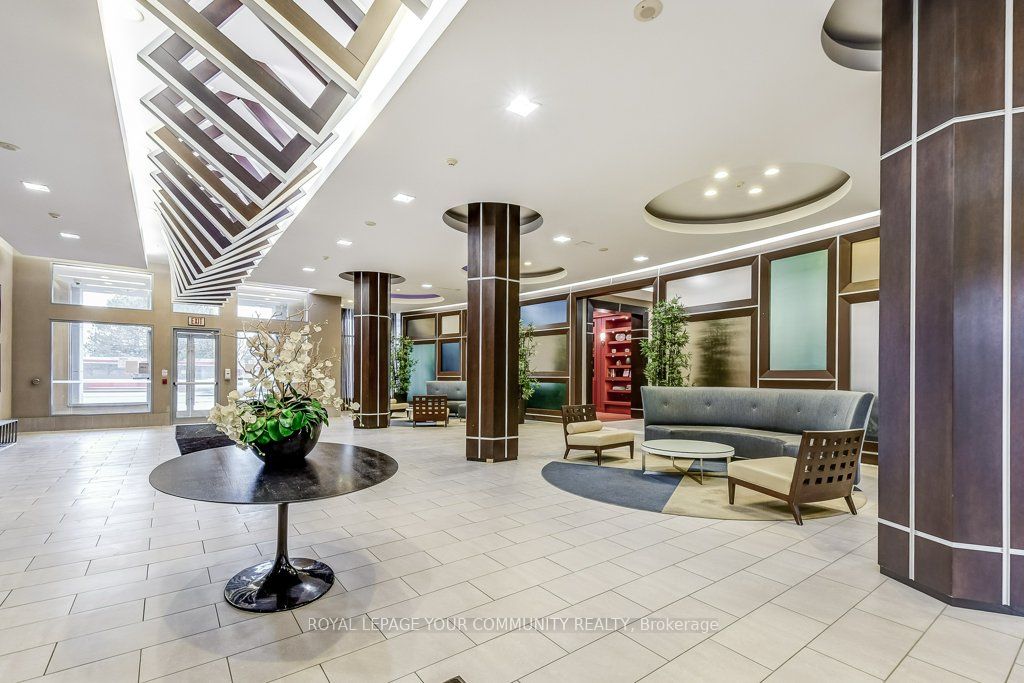 5793 Yonge St, #211