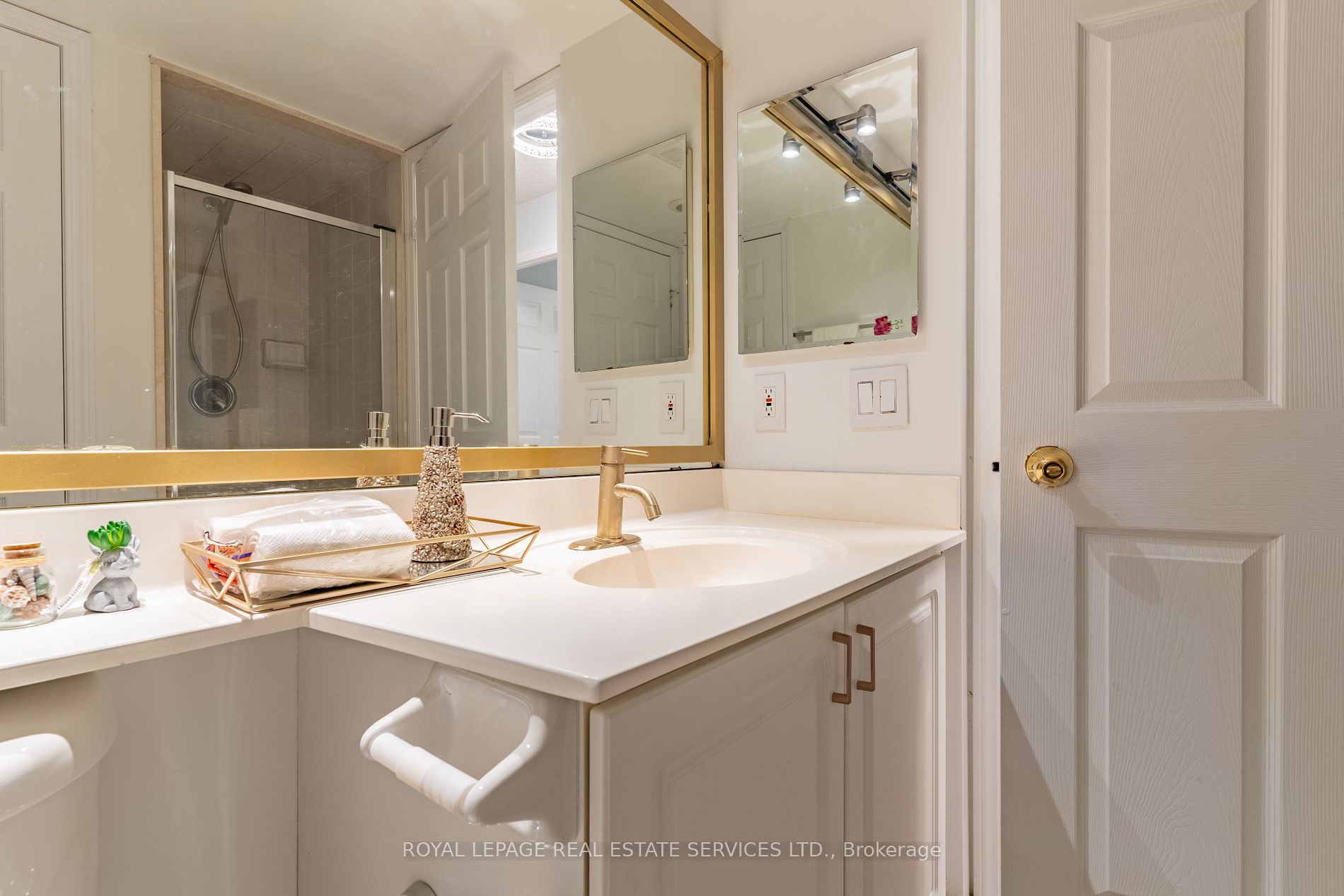 33 Empress Avenue, #2715