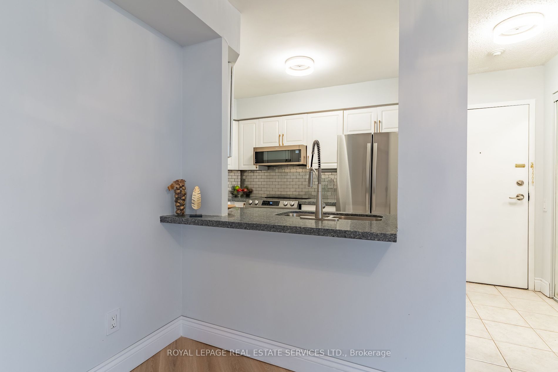 33 Empress Avenue, #2715
