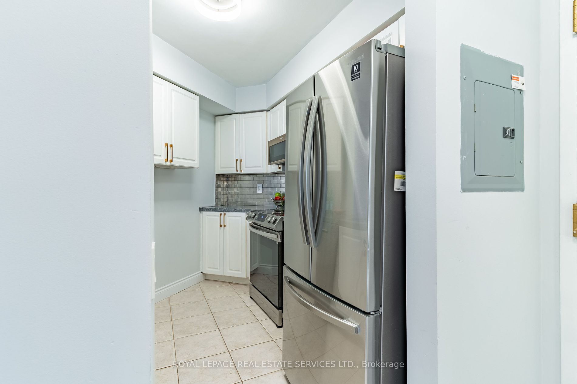 33 Empress Avenue, #2715