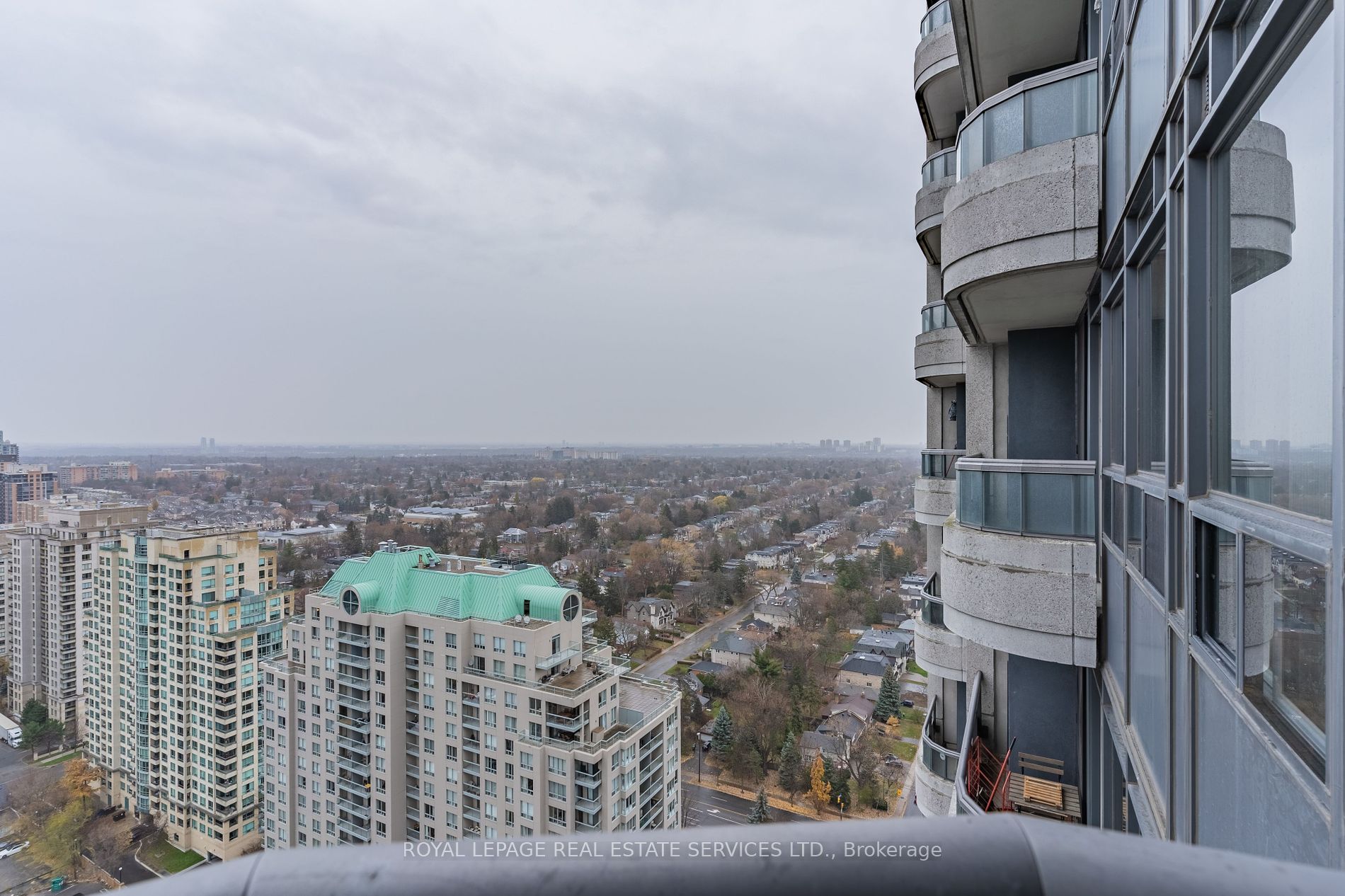 33 Empress Avenue, #2715