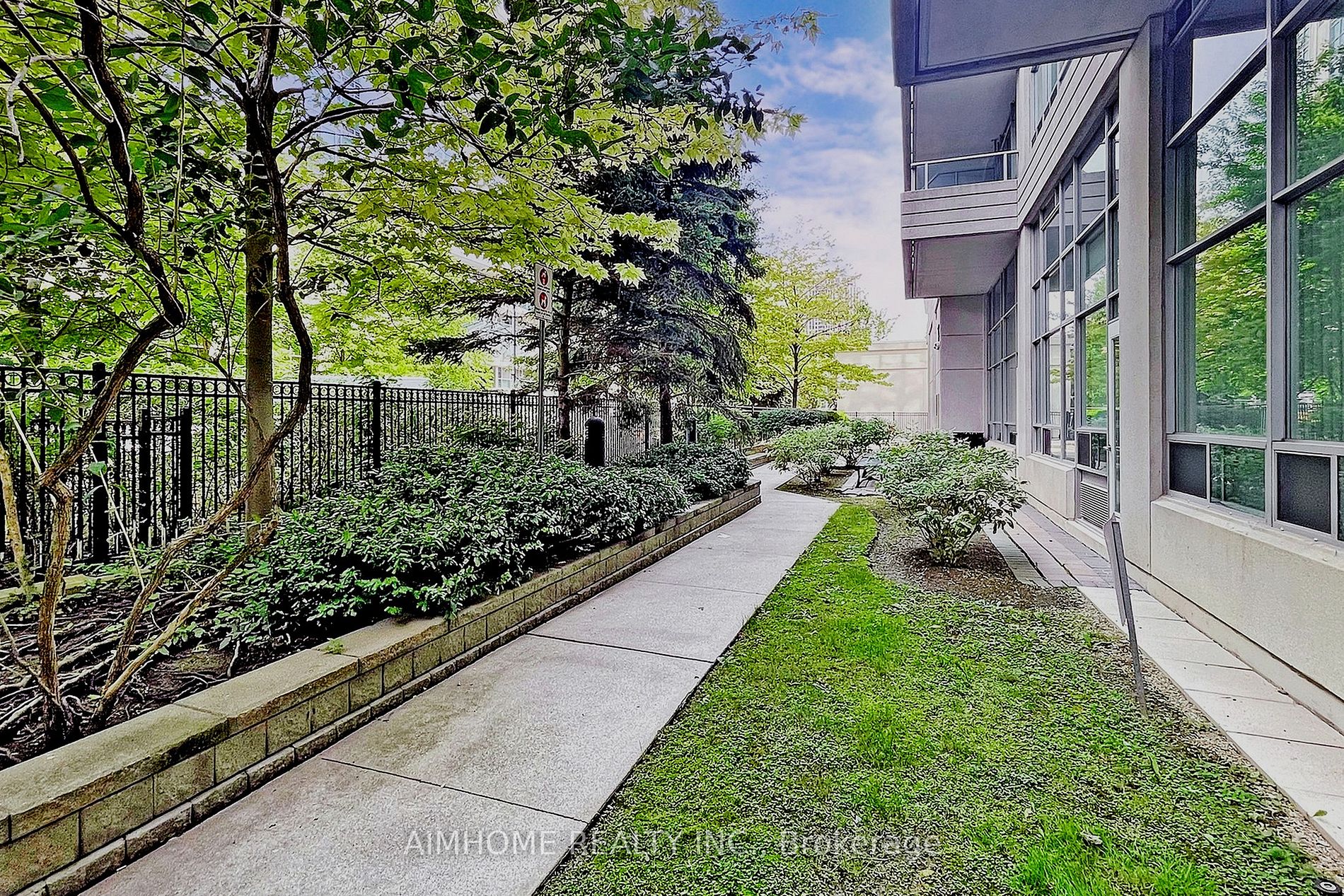 35 Bales Ave, #2509