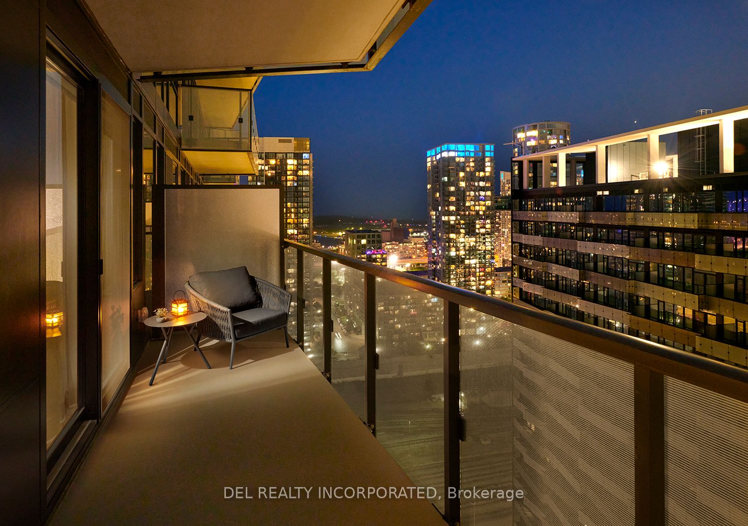 470 Front St W, #2105