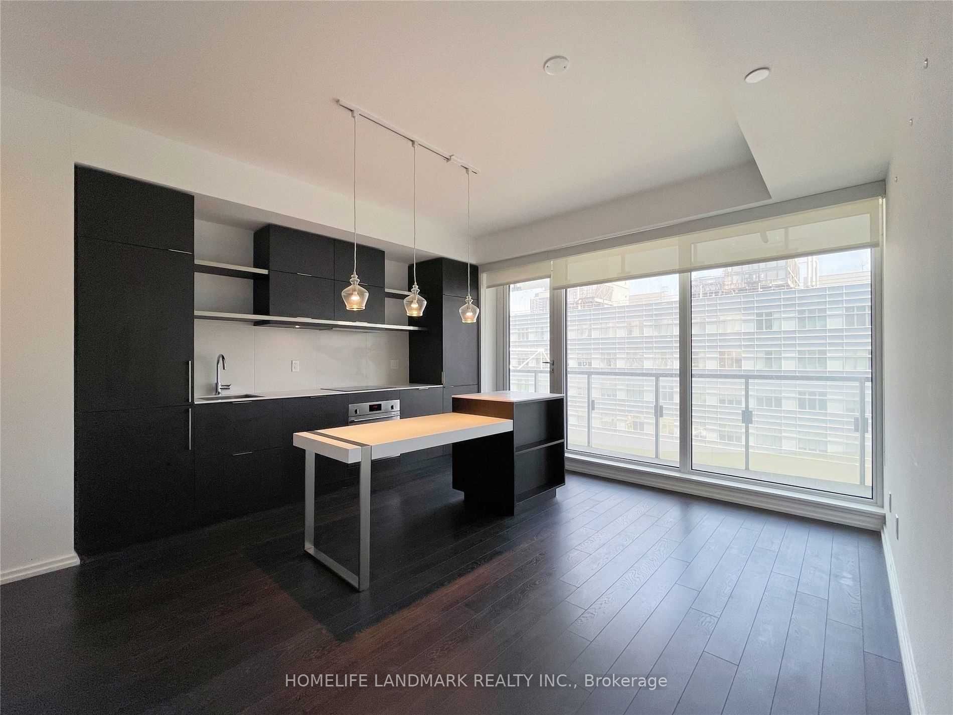 197 Yonge St, #1704