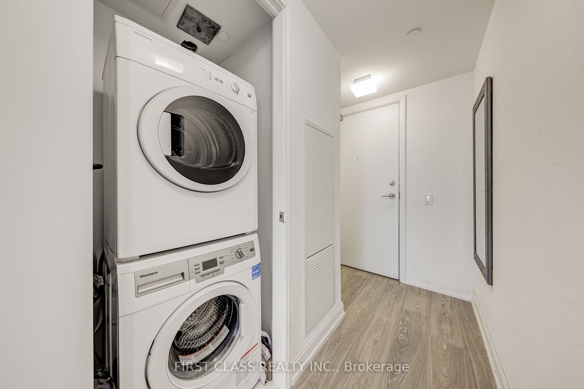 181 Dundas St E, #5308