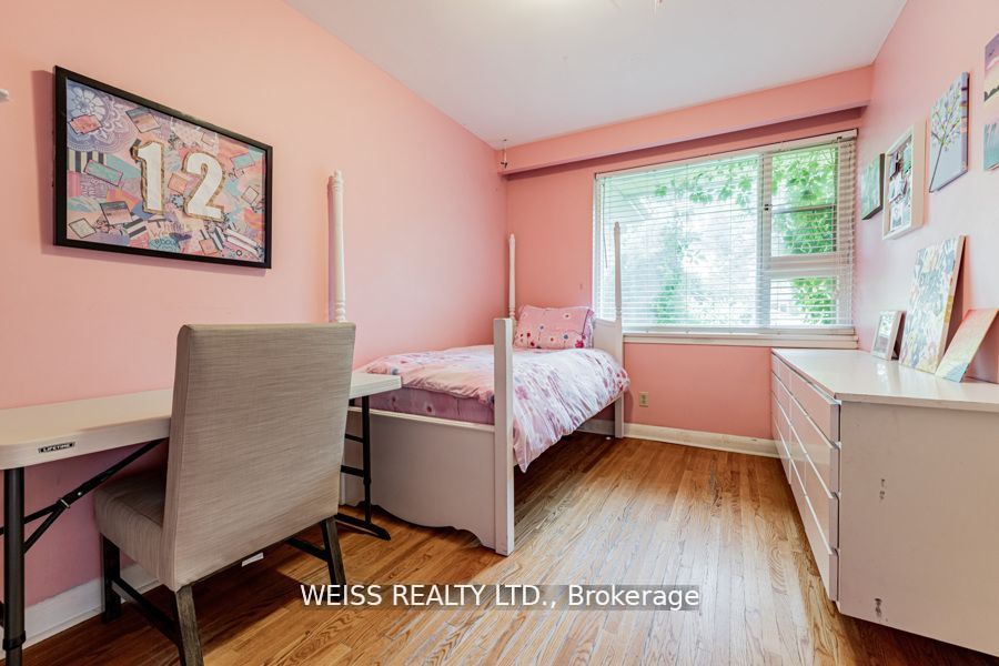 24 Lowesmoor Ave