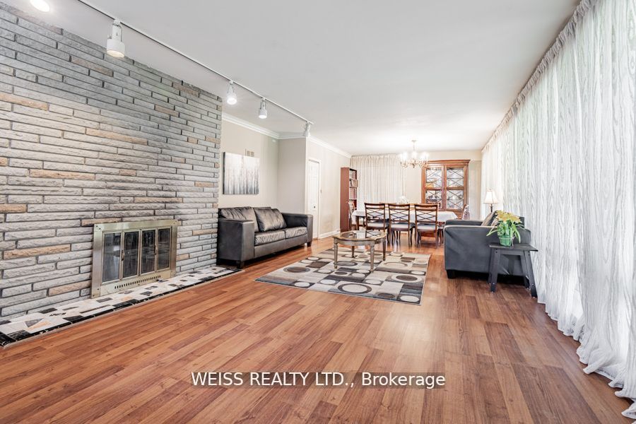 24 Lowesmoor Ave