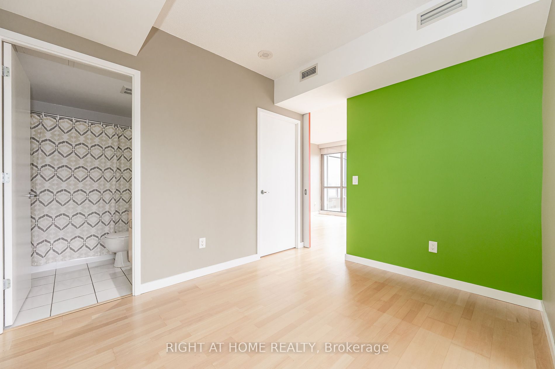 281 Mutual St, #1701
