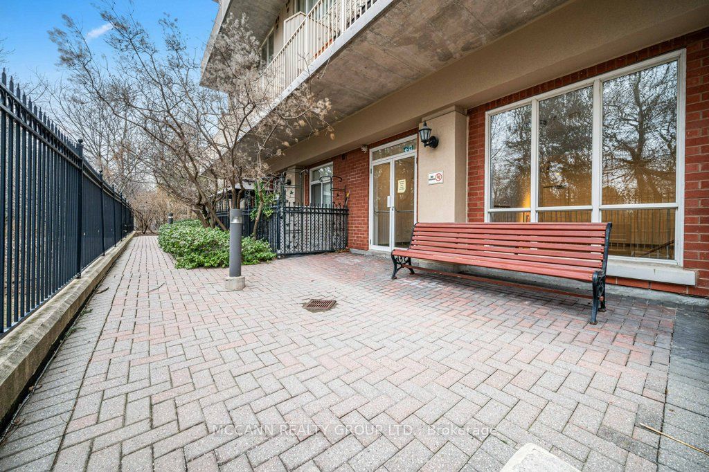 119 Merton St, #402