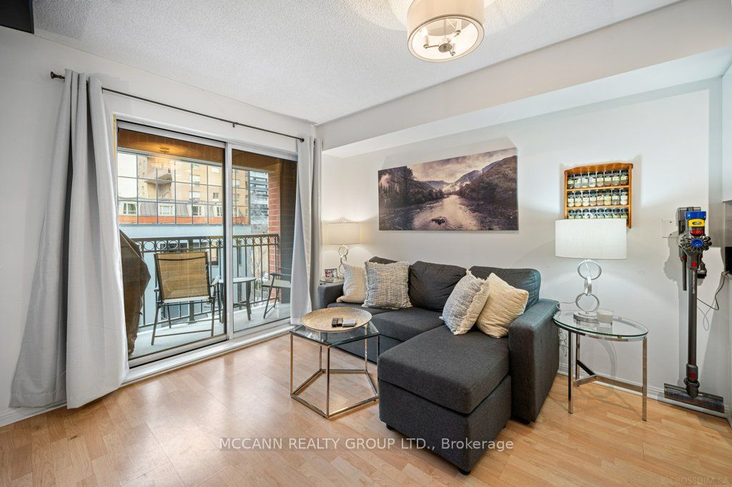 119 Merton St, #402