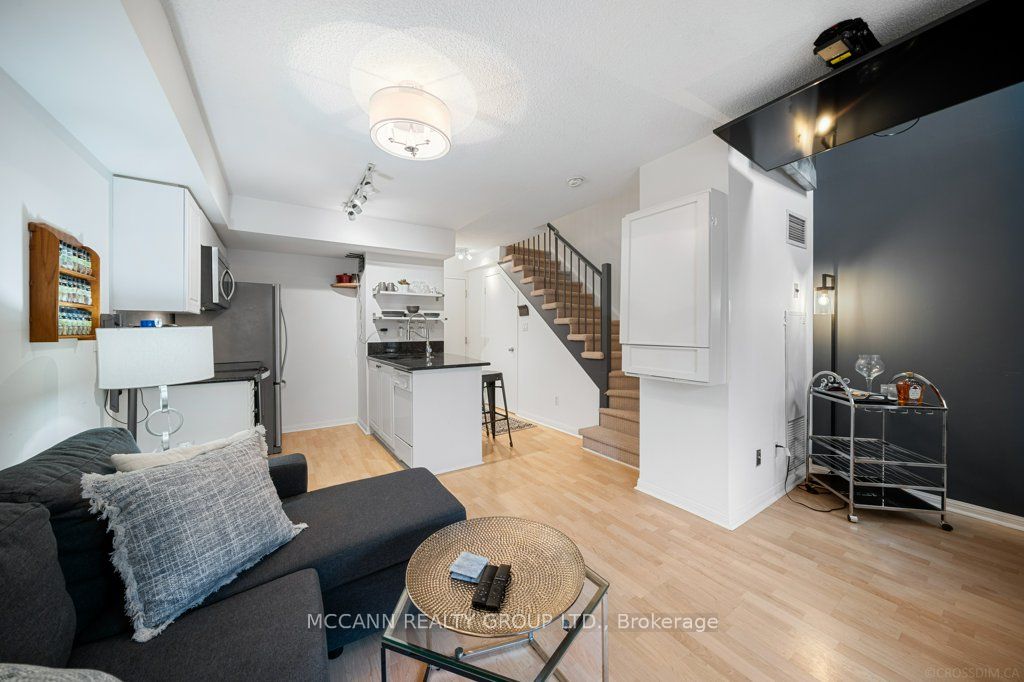119 Merton St, #402