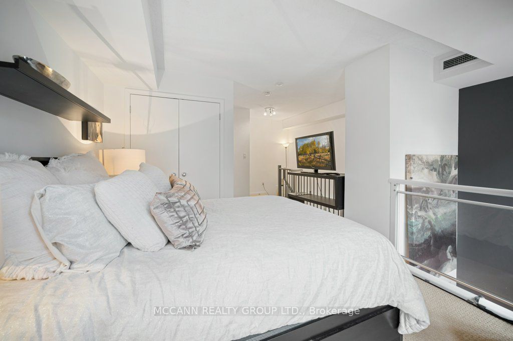 119 Merton St, #402