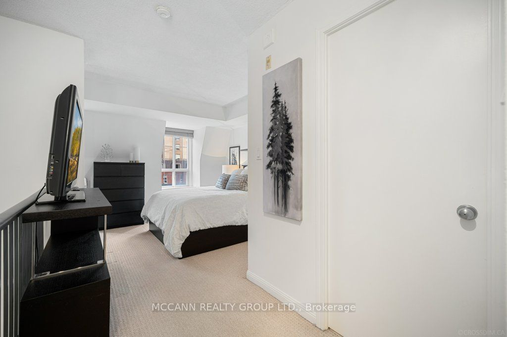 119 Merton St, #402