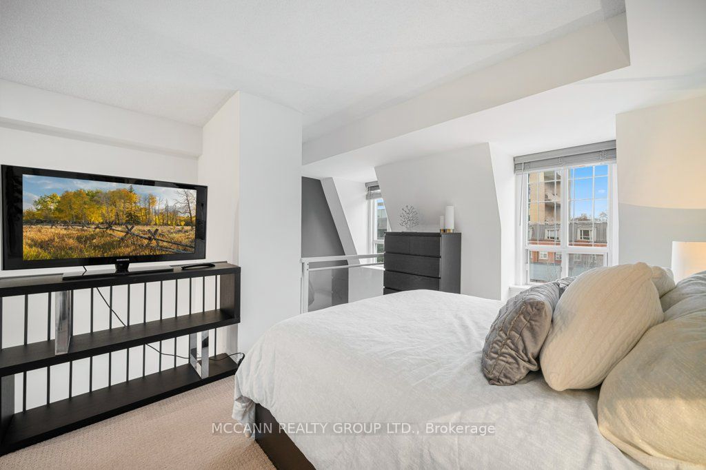 119 Merton St, #402