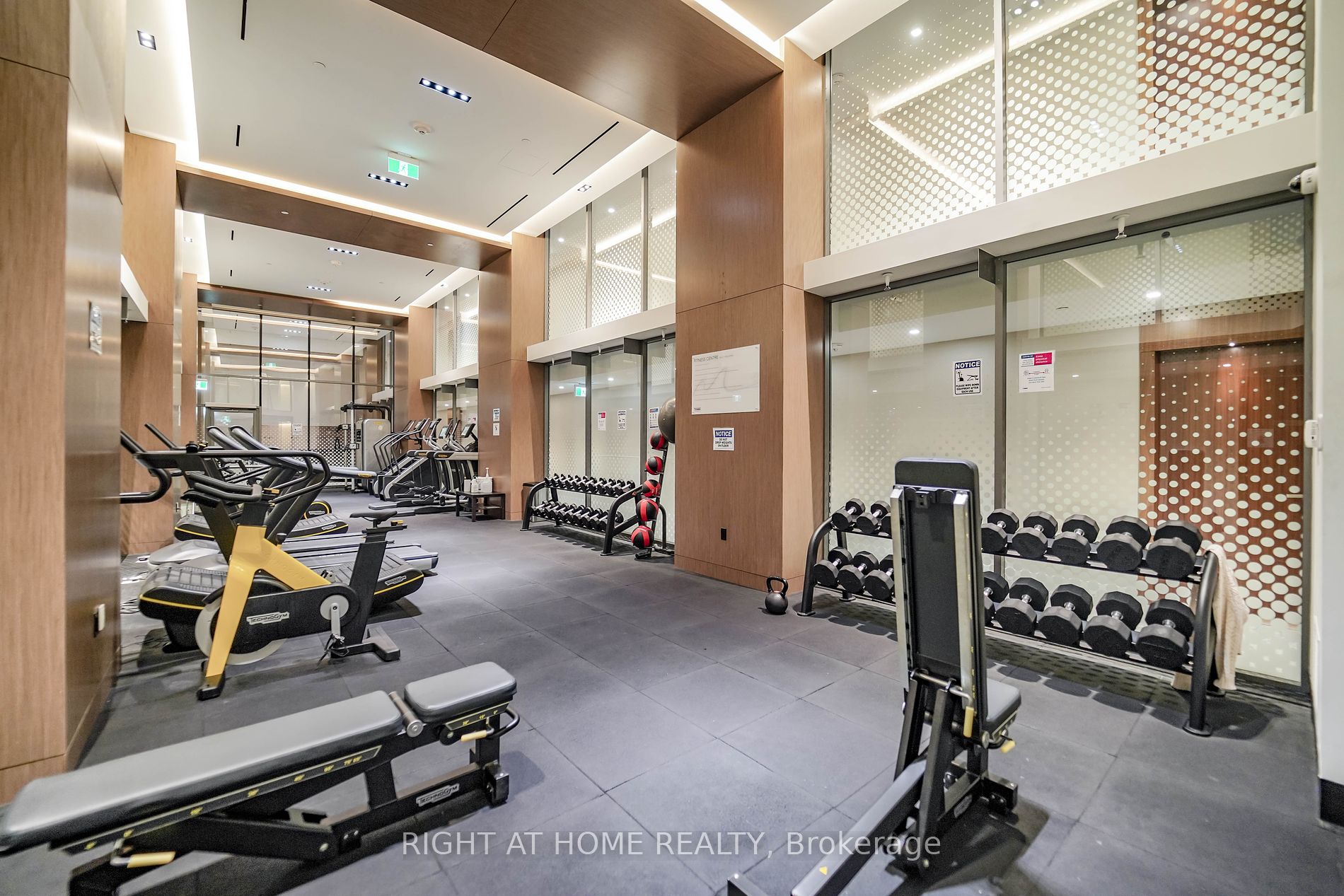 15 Queens Quay E, #707